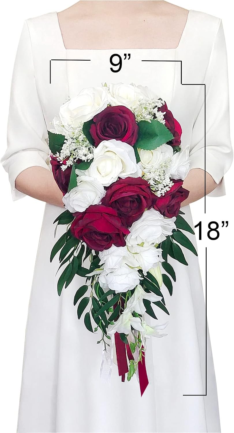 Bouquet da sposa a cascata, rose bianche e bordeaux con nastri